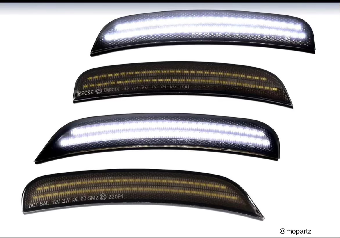 Chrysler 300 White Reflector Side Marker Signal Lights